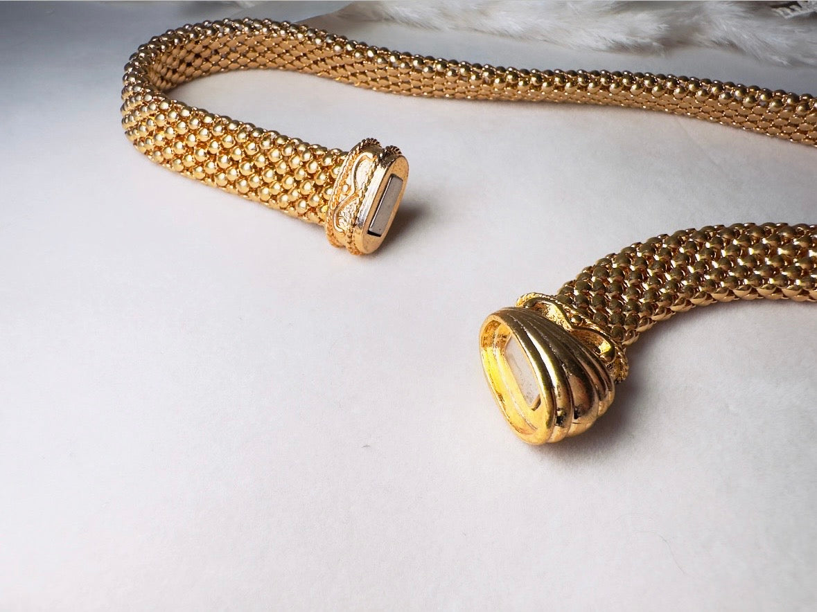 Gold Mesh Choker Necklace, 80s Vintage Woven Chain Collar Mogul Necklace, Magnetic Closure
