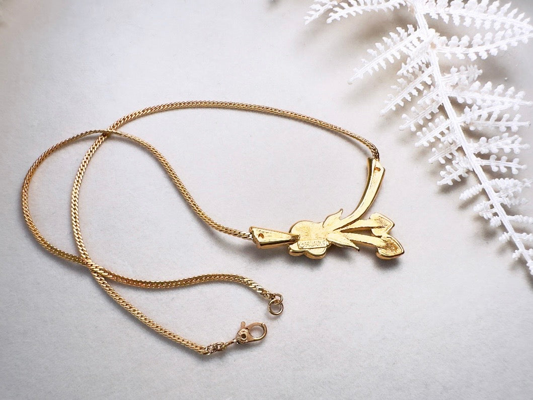 Gold_Monet_Flower_Collar_Necklace_Floral_Pendant_with_Golden_Hearts_on_Herringbone_Chain_7