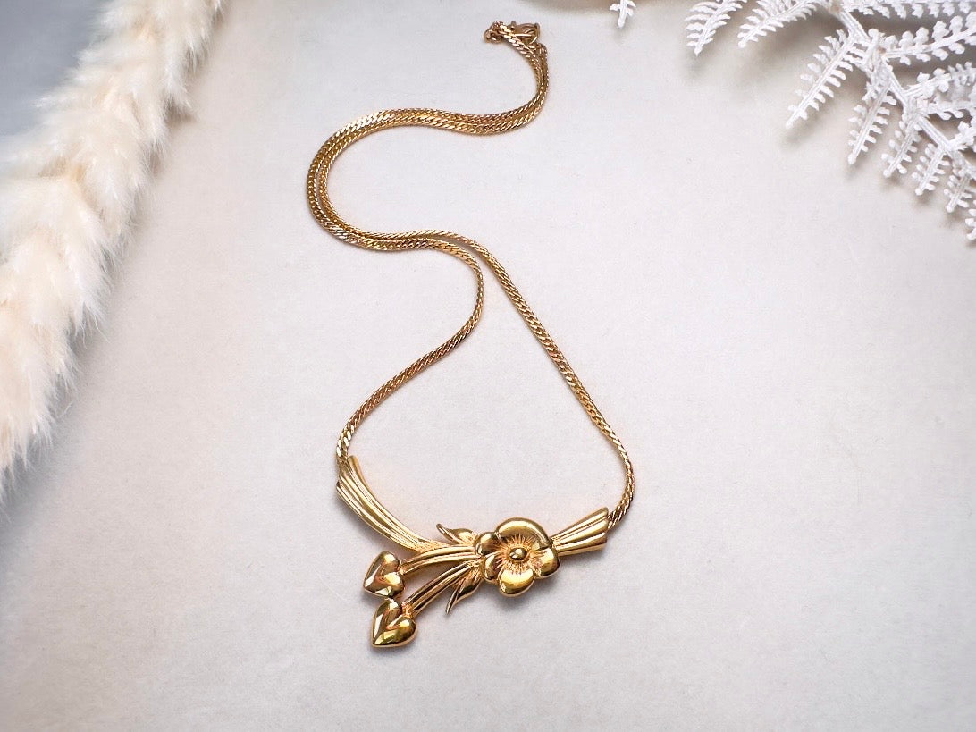 Gold_Monet_Flower_Collar_Necklace_Floral_Pendant_with_Golden_Hearts_on_Herringbone_Chain_7