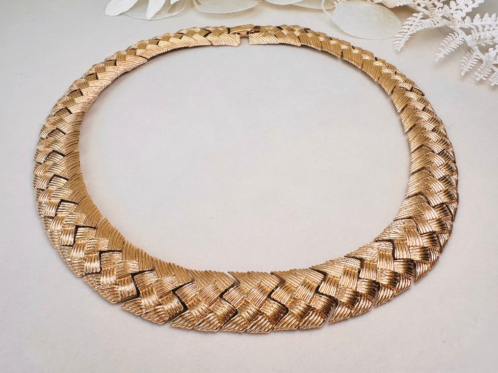 Gold Vintage Chain Necklace Basket Weave Style, Chunky Gold Woven Collar Necklace, Articulated Braided Thick Chain Necklace