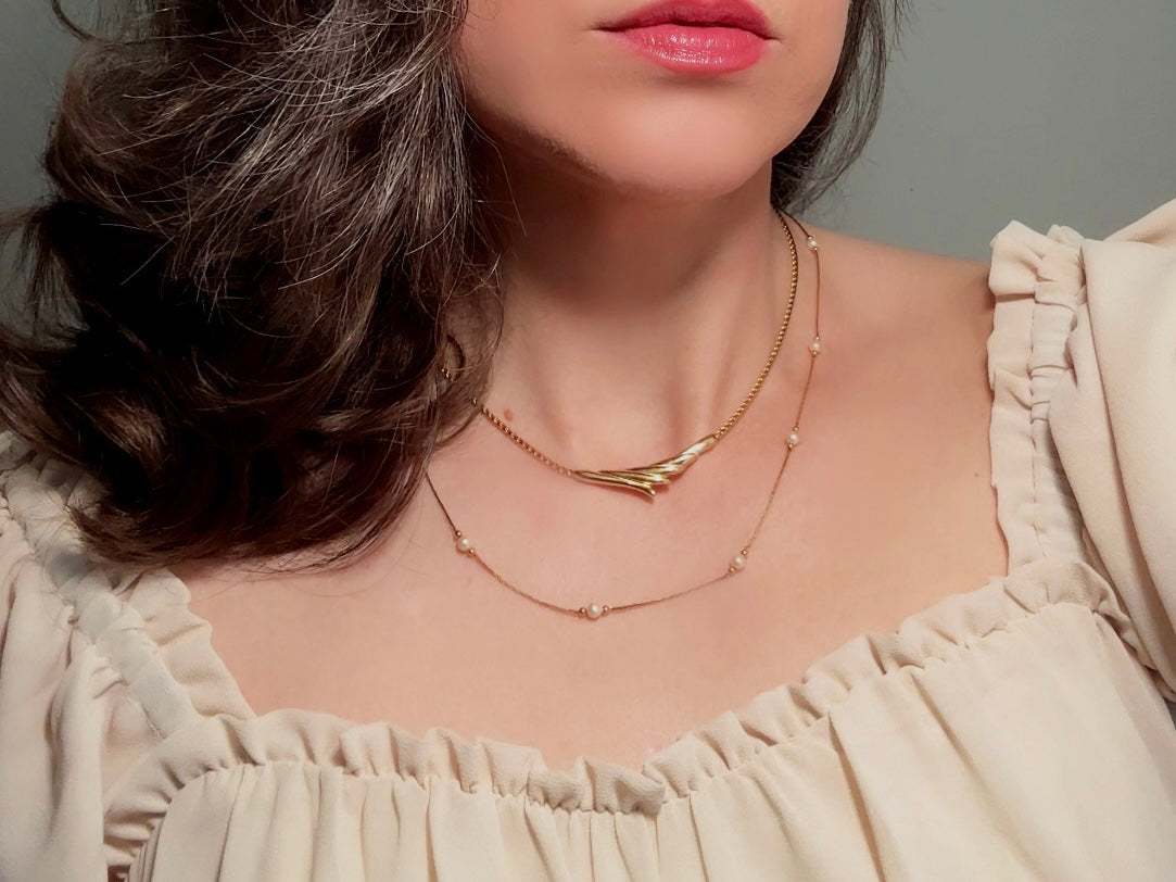 Gold Vintage Necklace, Dainty Napier Gold Bar Choker for Layering, Delicate Designer Necklace