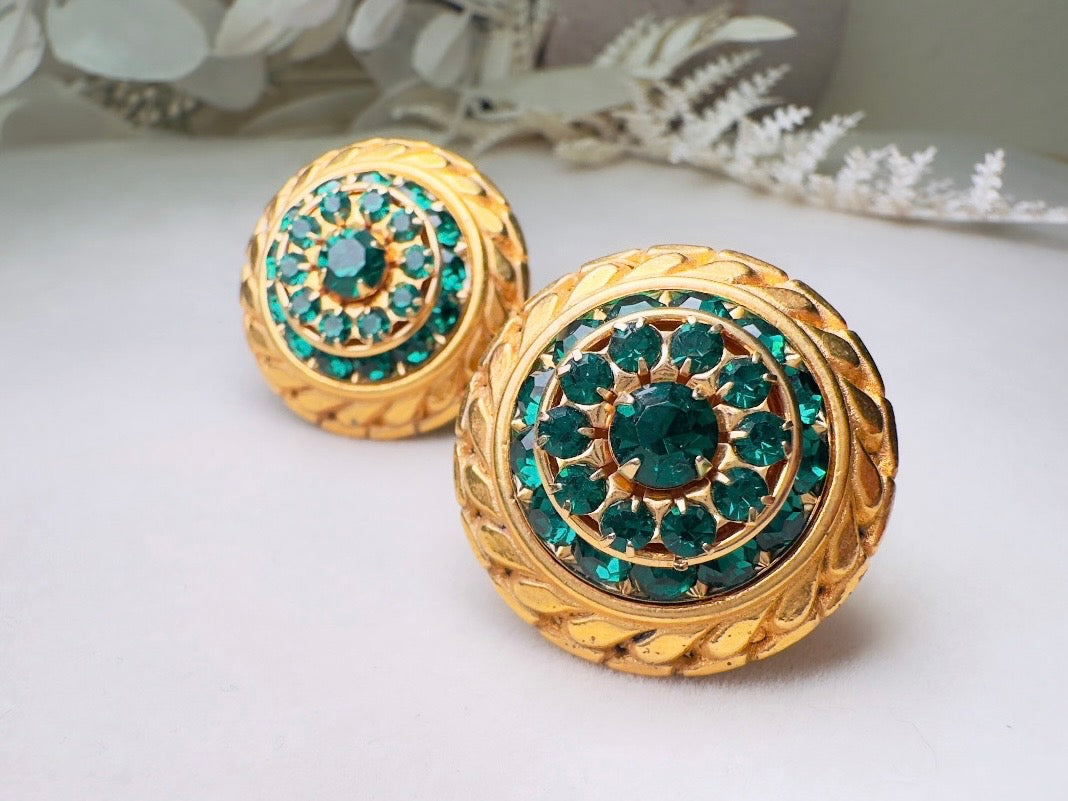 Green Cocktail Earrings, Vintage Etruscan Gold Earrings with Emerald Crystals, Retro 60s Glam Holiday Sparkle Statement Clip On Earrings