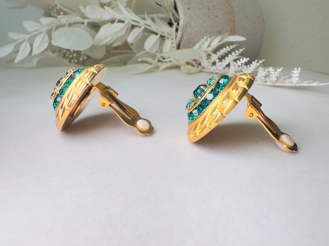 Green Cocktail Earrings, Vintage Etruscan Gold Earrings with Emerald Crystals, Retro 60s Glam Holiday Sparkle Statement Clip On Earrings