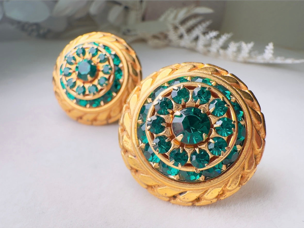 Green Cocktail Earrings, Vintage Etruscan Gold Earrings with Emerald Crystals, Retro 60s Glam Holiday Sparkle Statement Clip On Earrings
