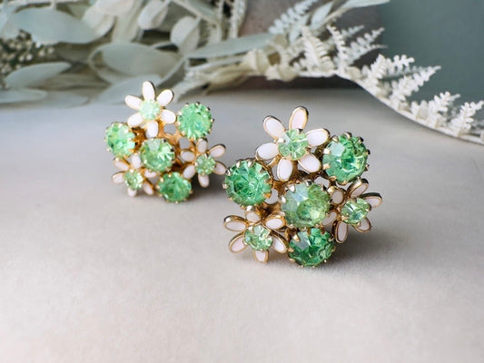 Green Crystal Flower Earrings, 60s Vintage WEISS Cocktail Earrings, Floral White Daisy Cluster Enamel Clip On Earrings