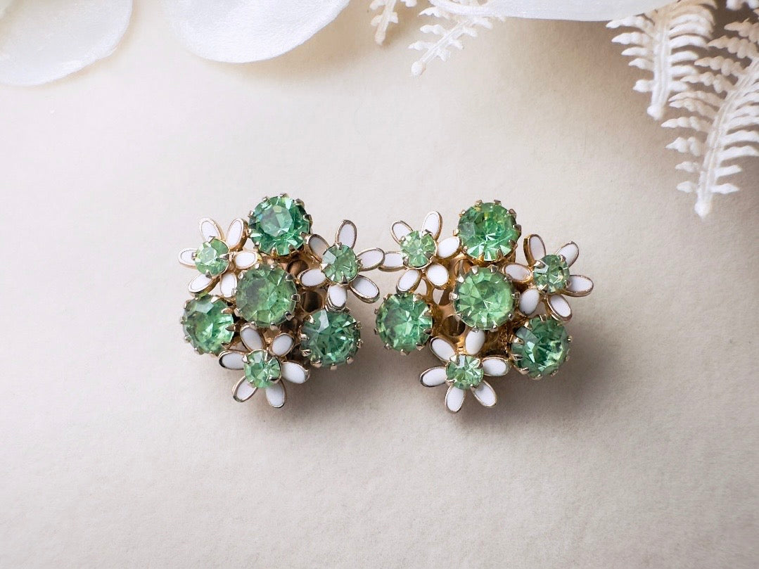 Green Crystal Flower Earrings, 60s Vintage WEISS Cocktail Earrings, Floral White Daisy Cluster Enamel Clip Ons