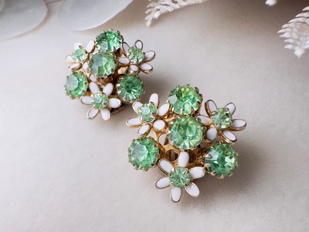 Green Crystal Flower Earrings, 60s Vintage WEISS Cocktail Earrings, Floral White Daisy Cluster Enamel Clip Ons