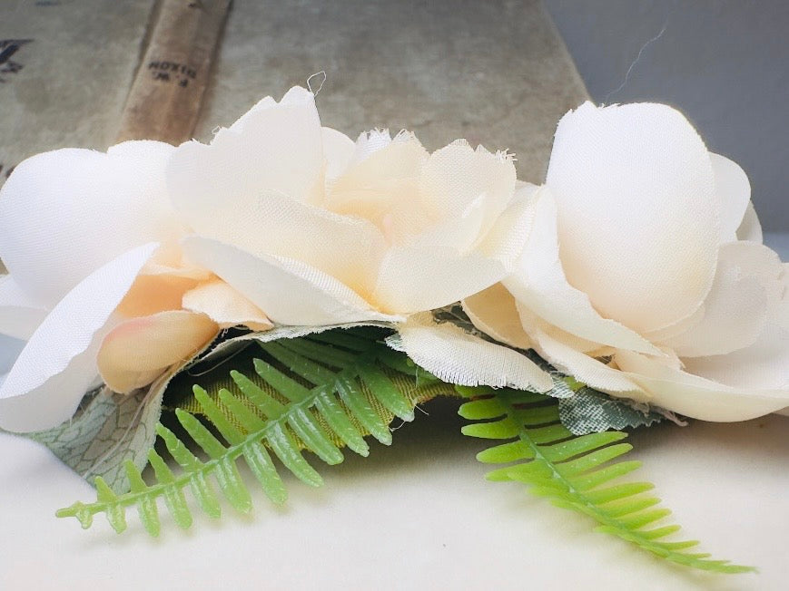 Handmade Flower Hair Comb, Ethereal Cream Silk Floral Bridal Hair Accessory for Wedding