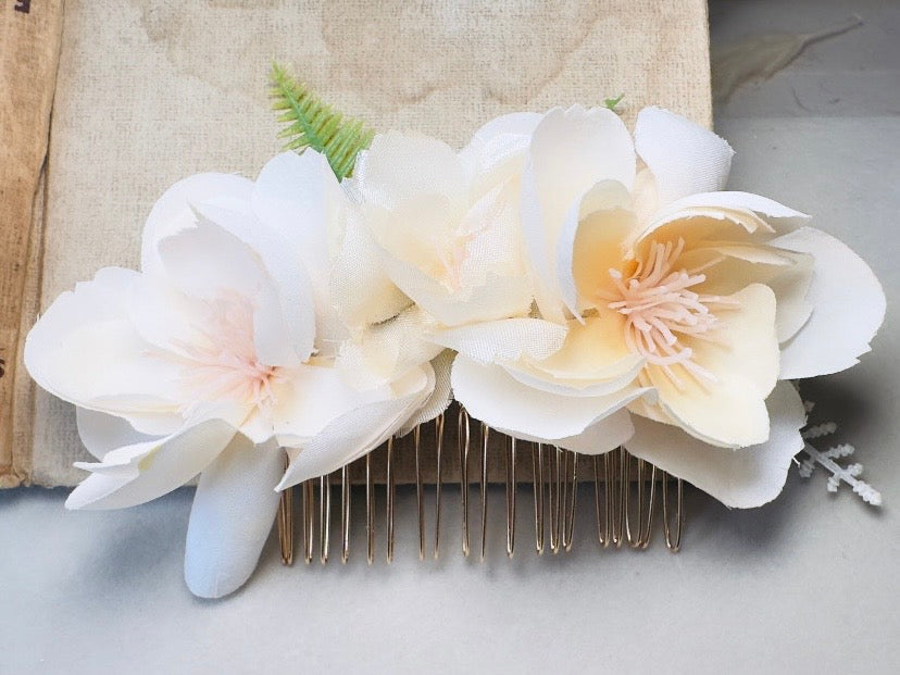 Handmade Flower Hair Comb, Ethereal Cream Silk Floral Bridal Hair Accessory for Wedding