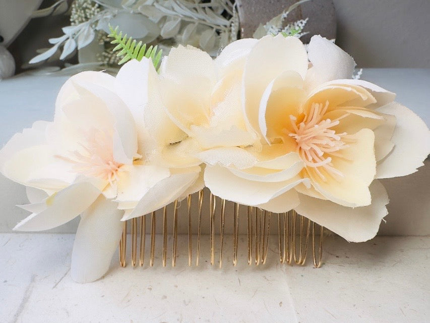 Handmade Flower Hair Comb, Ethereal Cream Silk Floral Bridal Hair Accessory for Wedding