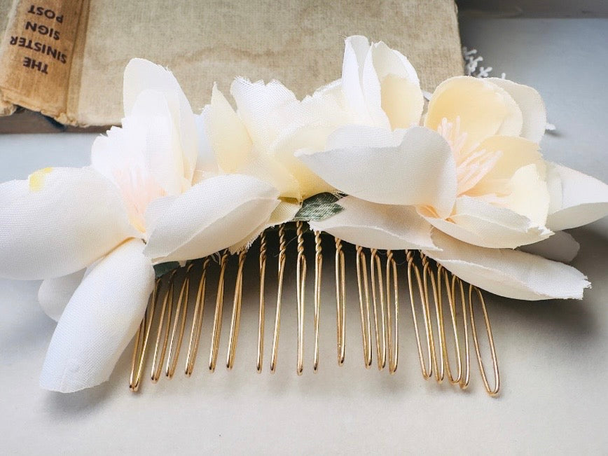 Handmade Flower Hair Comb, Ethereal Cream Silk Floral Bridal Hair Accessory for Wedding