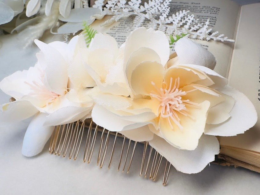 Handmade Flower Hair Comb, Ethereal Cream Silk Floral Bridal Hair Accessory for Wedding