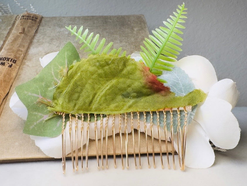 Handmade Flower Hair Comb, Ethereal Cream Silk Floral Bridal Hair Accessory for Wedding