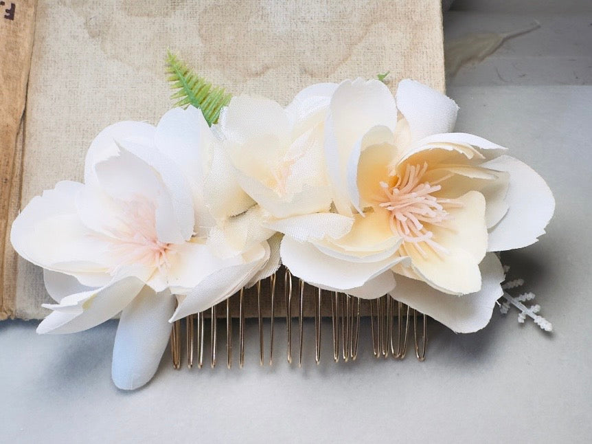 Handmade Flower Hair Comb, Ethereal Cream Silk Floral Bridal Hair Accessory for Wedding