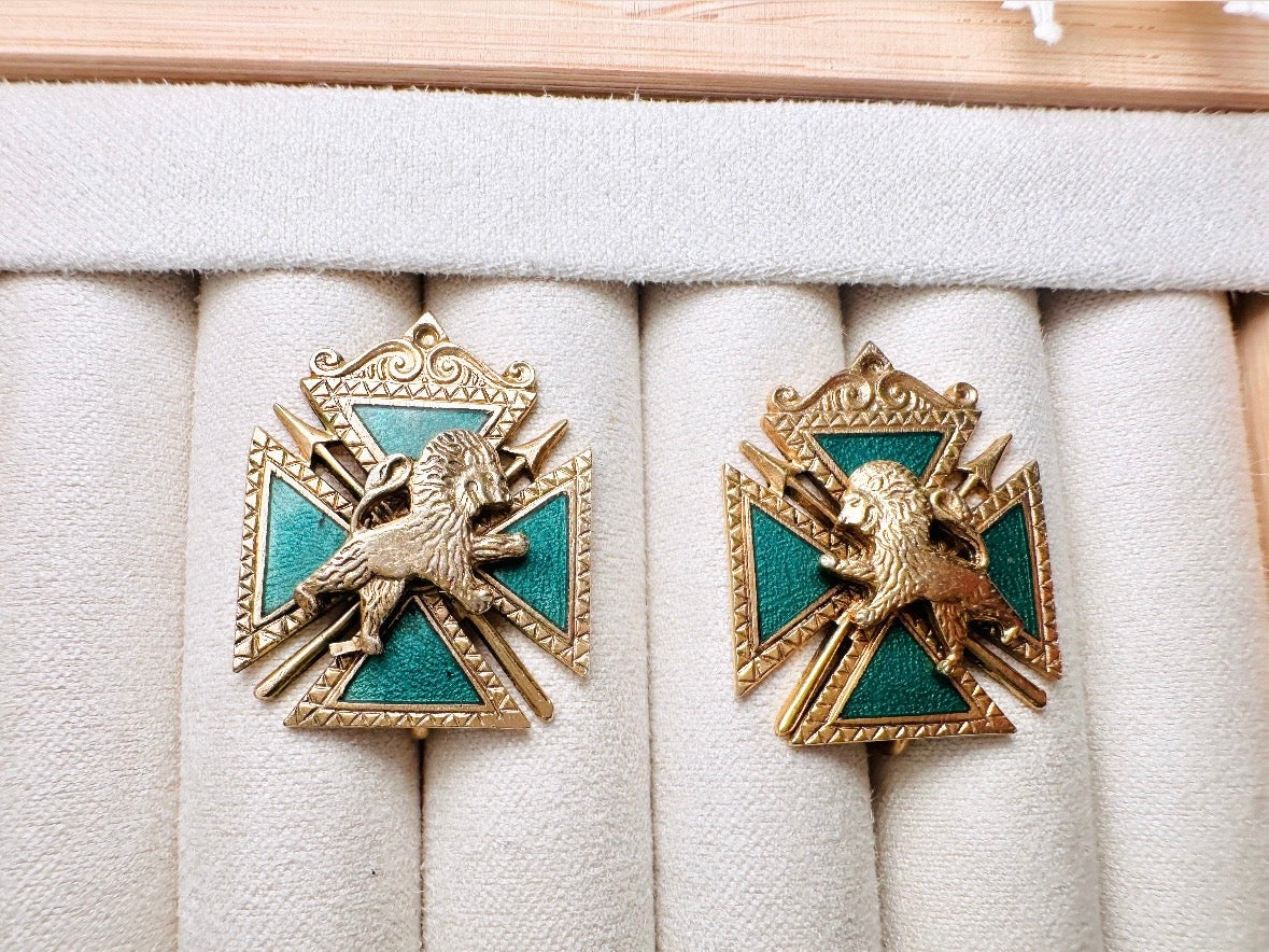 Maltese Cross Lion Shield Earrings, Incredible 1960s Vintage Heraldic Coat of Arms Crest Screw Back Earrings 