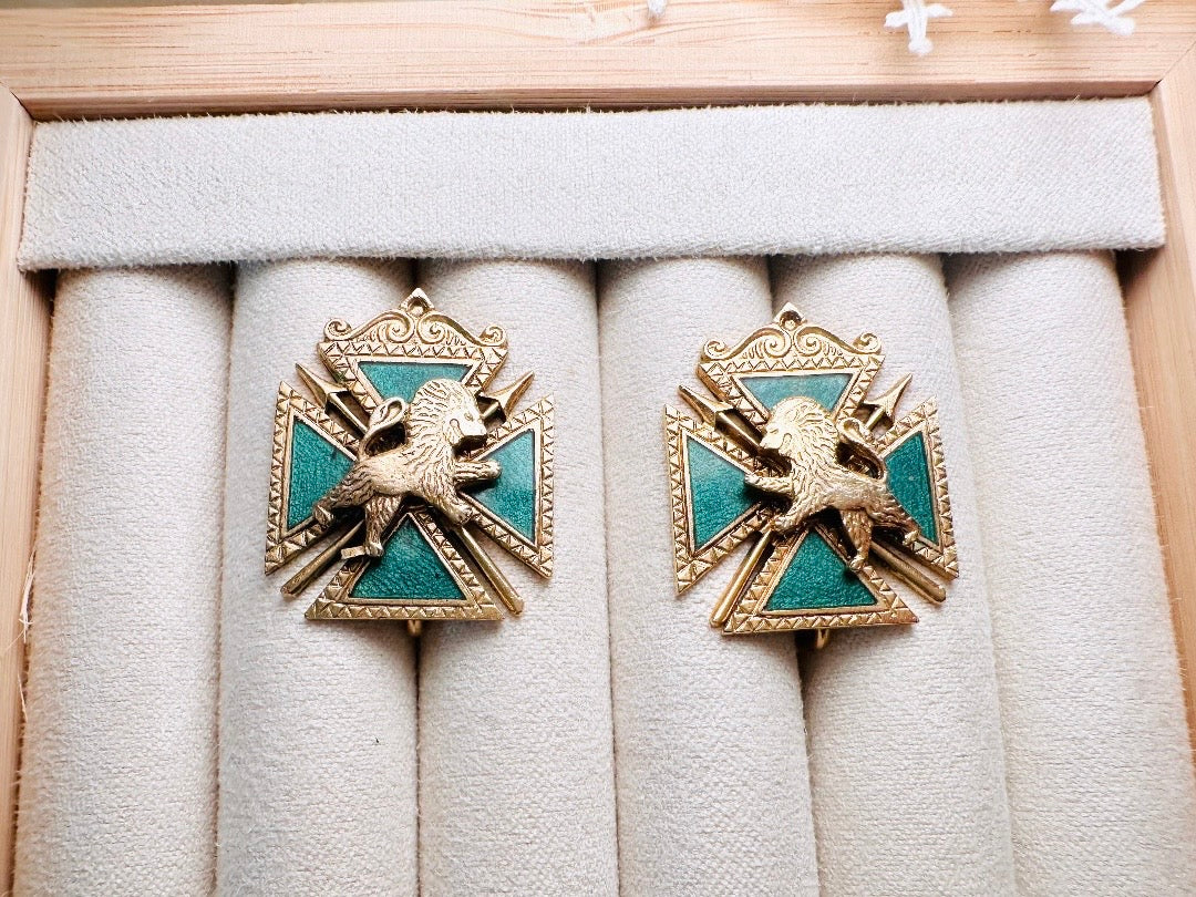 Maltese Cross Lion Shield Earrings, Incredible 1960s Vintage Heraldic Coat of Arms Crest Screw Back Earrings 
