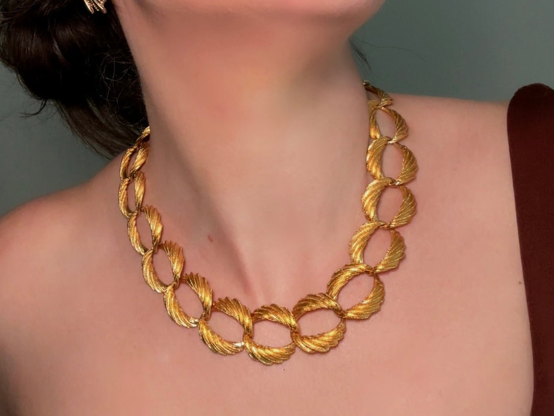 Napier Brushed Gold Chain Necklace, Bold Gold Chain Designer Vintage Necklace, 80s Mogul Style Wide Link Rope Chain 18" Necklace