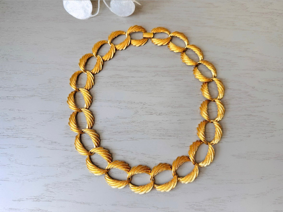 Napier Brushed Gold Chain Necklace, Bold Gold Chain Designer Vintage Necklace, 80s Mogul Style Wide Link Rope Chain 18" Necklace