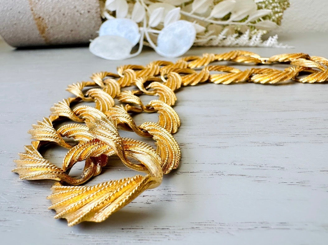 Napier Brushed Gold Chain Necklace, Bold Gold Chain Designer Vintage Necklace, 80s Mogul Style Wide Link Rope Chain 18" Necklace