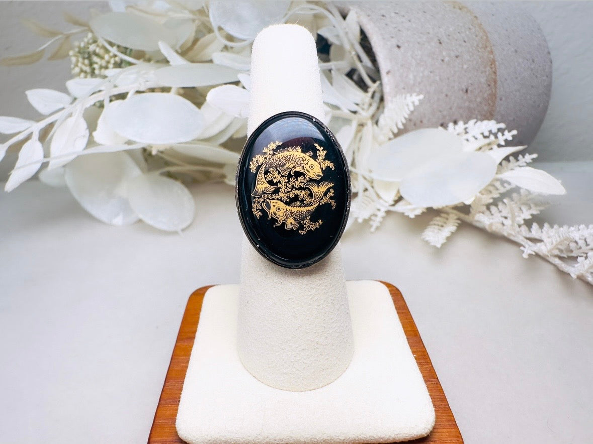 Pisces Zodiac Ring, Vintage Astrology Ring with Black Glass Cameo and Gold Leaf Detail, Unisex Star Sign Adjustable Antique Bronze Ring