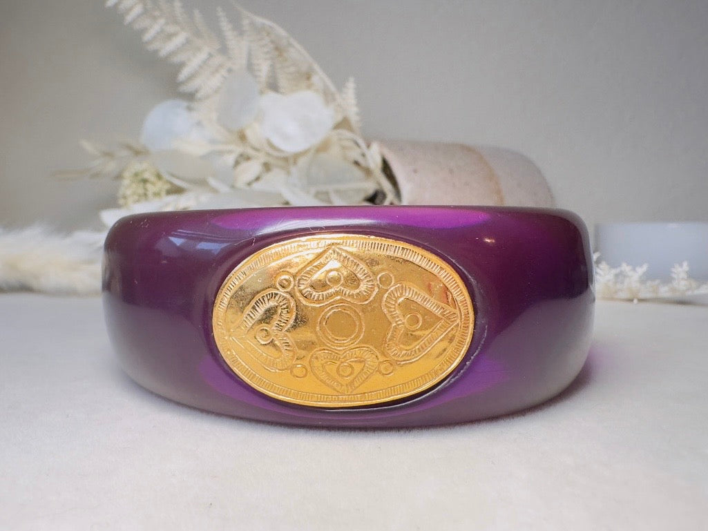 Purple Vintage Bangle Bracelet, Liz Claiborne 80s Translucent Lucite Bracelet with Three Etruscan Gold Heart Shields