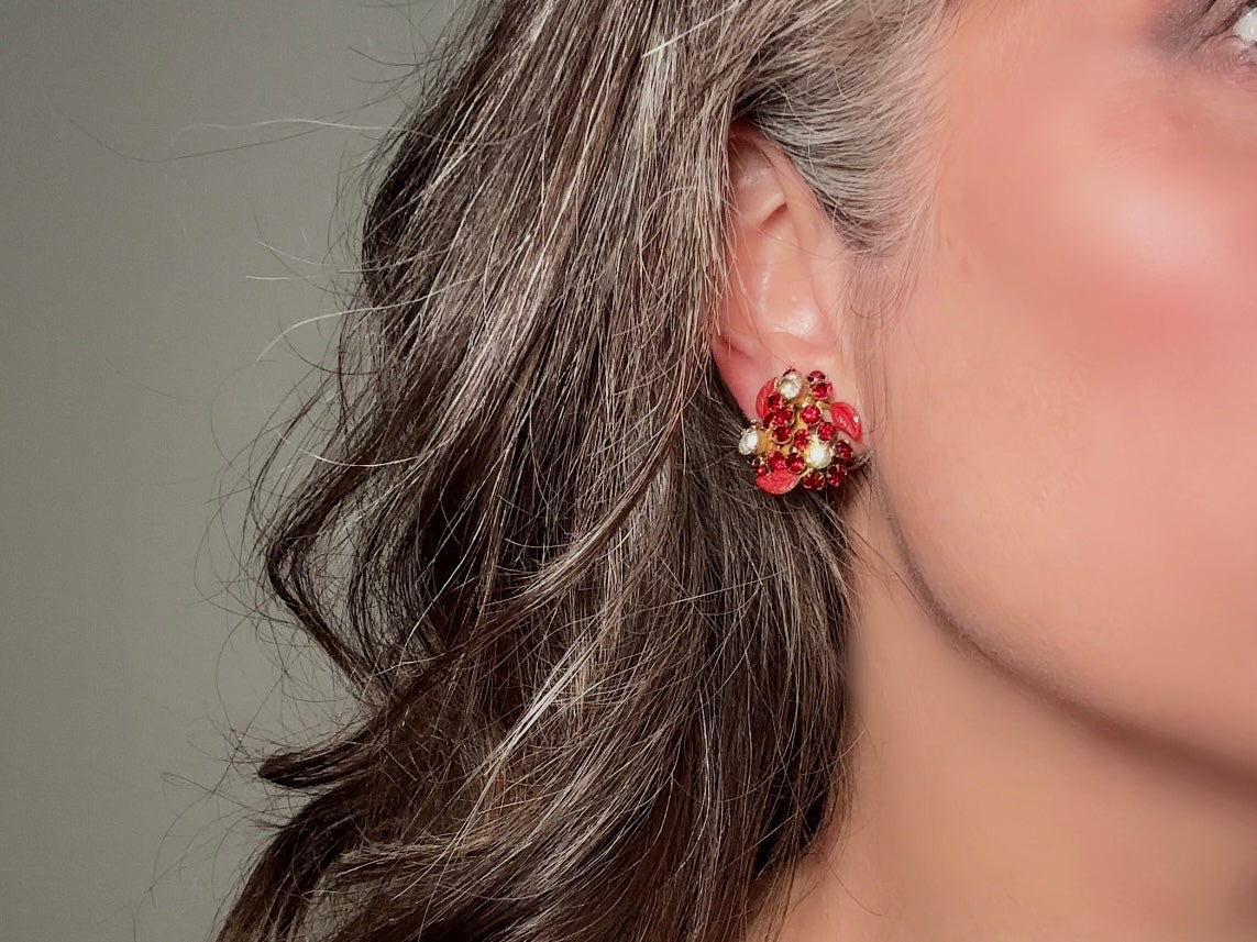 Red Crystal Flower Earrings, Vintage WEISS Rhinestone Earrings, 40s Floral Rhinestone Clip On Earrings, with Matte Red Enamel Leaves