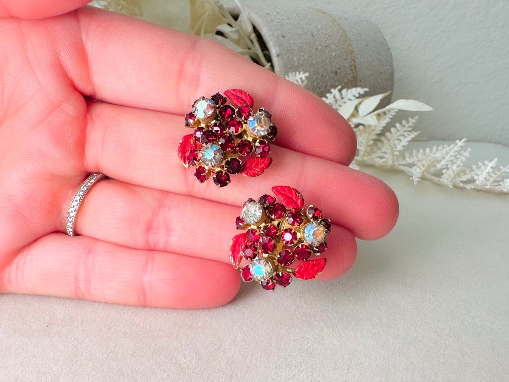 Red Crystal Flower Earrings, Vintage WEISS Rhinestone Earrings, 40s Floral Rhinestone Clip On Earrings, with Matte Red Enamel Leaves
