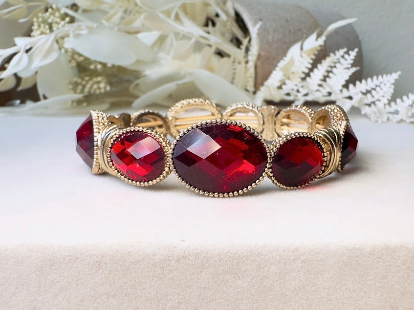 Red Napier Bracelet, Vintage 80s Victorian Revival Jewelry, Gold and Red Oval Cabochon Bezel Link Stretch Bracelet