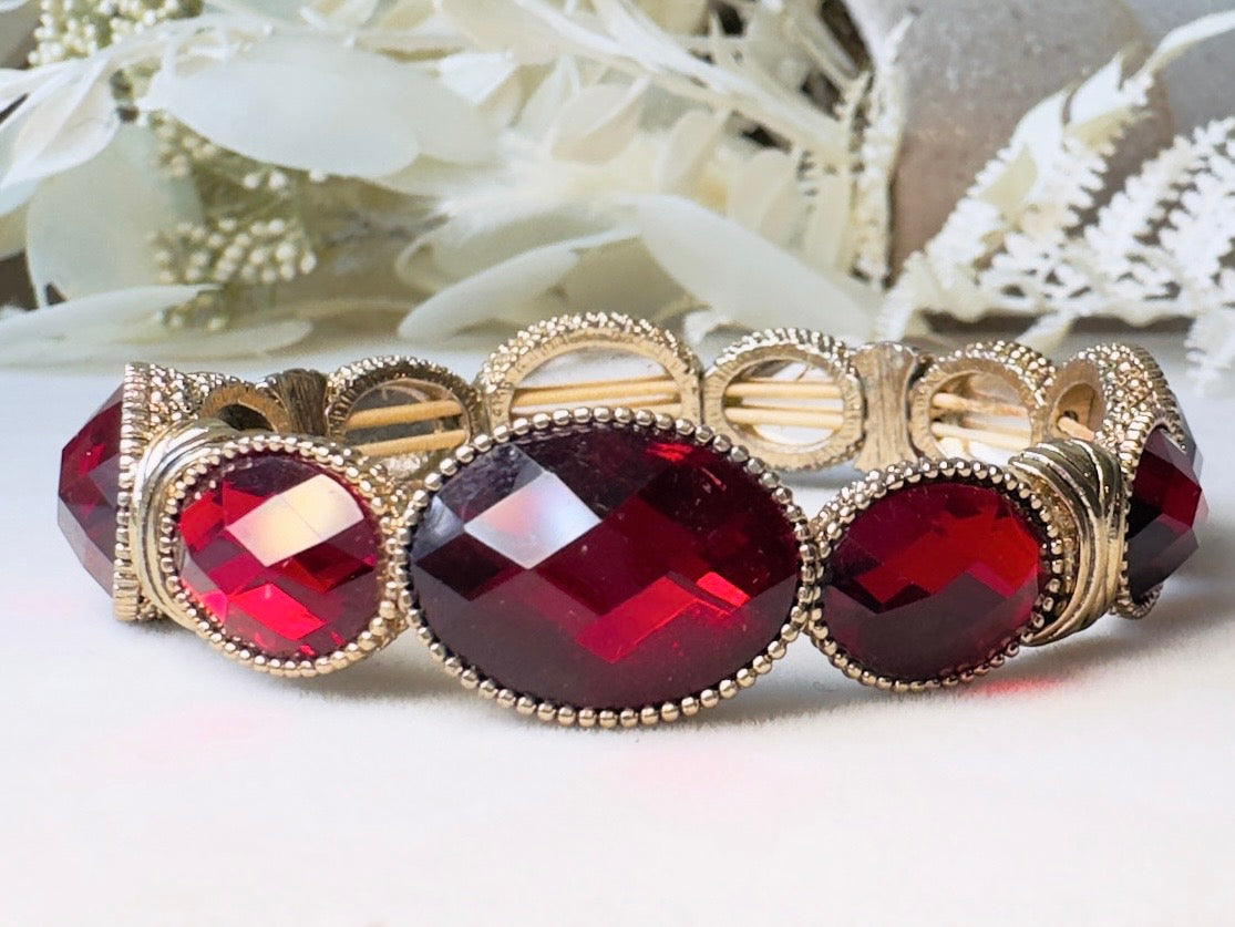 Red Napier Bracelet, Vintage 80s Victorian Revival Jewelry, Gold and Red Oval Cabochon Bezel Link Stretch Bracelet