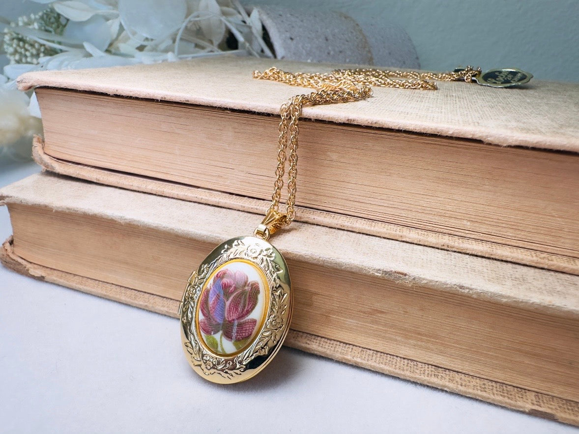 Rose Locket Necklace, Vintage Gold Chain Necklace with Burgundy Flower Cameo, Dark Academia Victorian Photo Locket