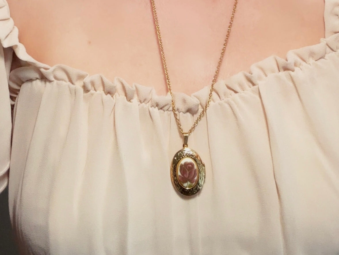Rose Locket Necklace, Vintage Gold Chain Necklace with Burgundy Flower Cameo, Dark Academia Victorian Photo Locket