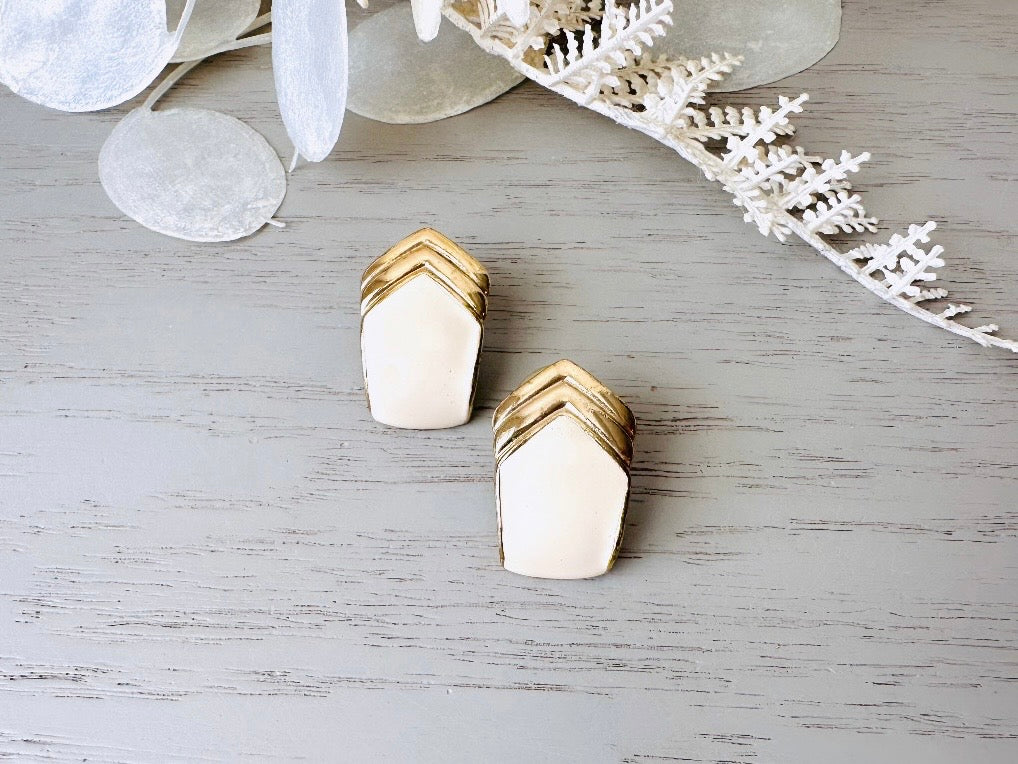 Vintage 1980s Post Earrings, Cream Enamel Gold Chevron, Shield Pierced Earrings, Cool Vintage Earrings from Piggle and Pop