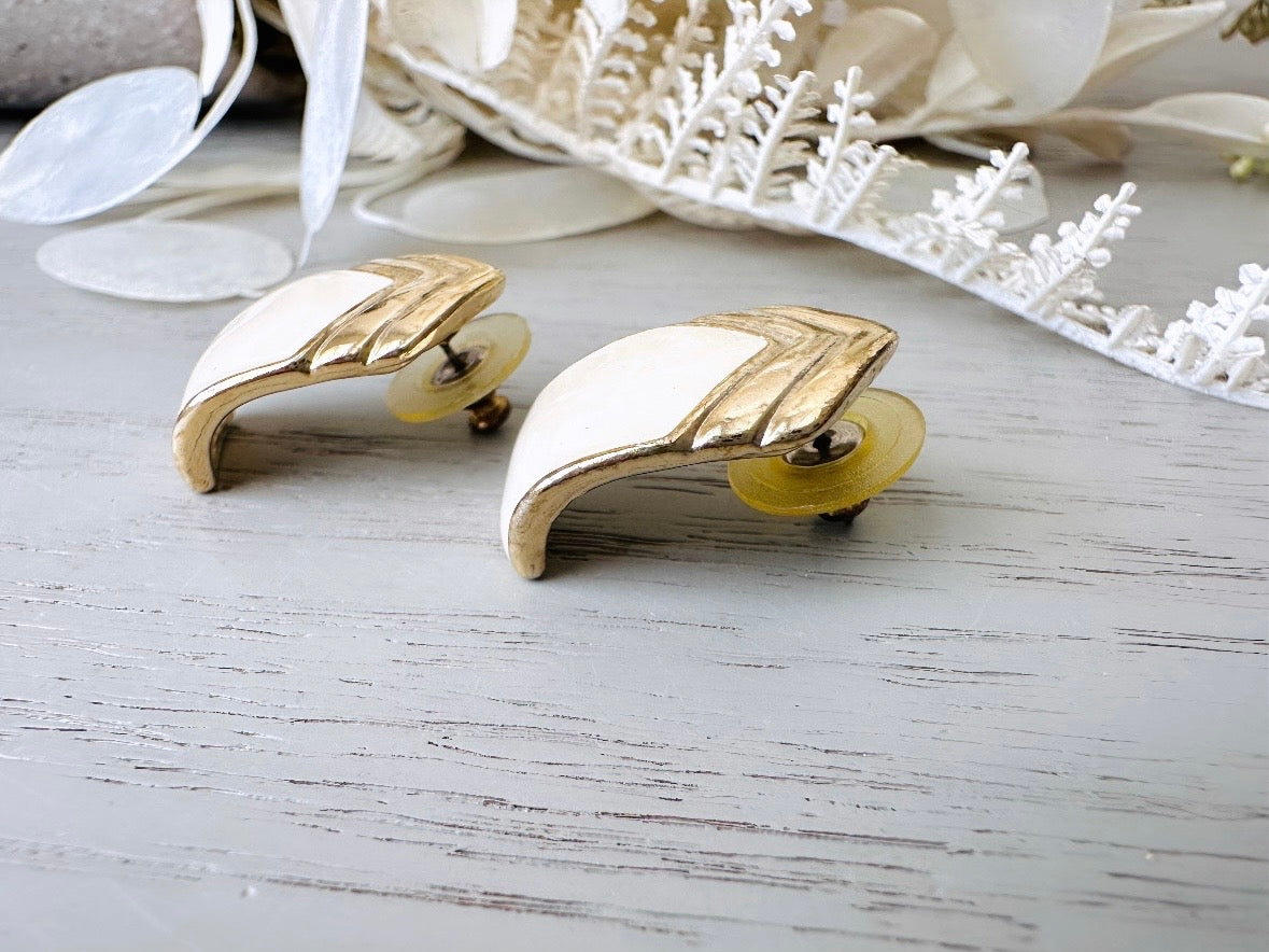 Vintage 1980s Post Earrings, Cream Enamel Gold Chevron, Shield Pierced Earrings, Cool Vintage Earrings side view