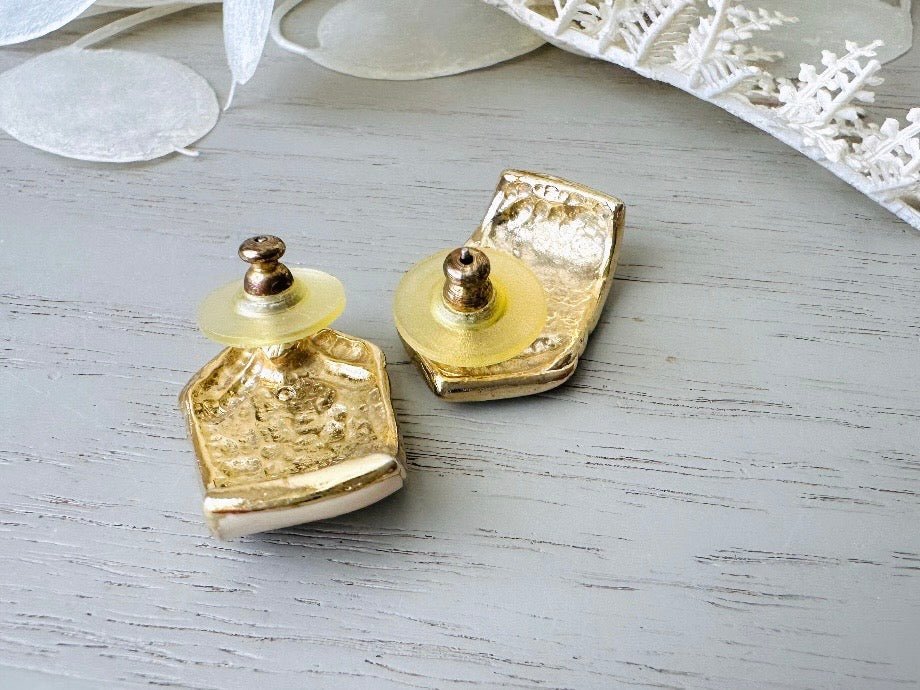 Vintage 1980s Post Earrings, Cream Enamel Gold Chevron, Shield Pierced Earrings, Cool Vintage Earrings back pierced posts