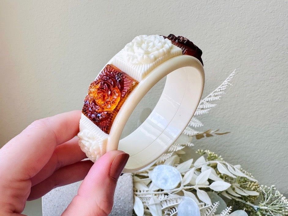 Vintage Bangle Bracelet, 1970s Carved Rose Lucite Bracelet in Cream and Amber from Piggle and Pop
