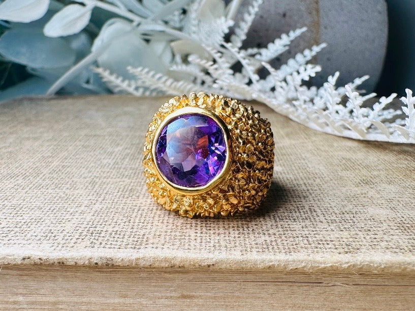 Vintage Cocktail Ring, Gold Plated Amethyst Purple Crystal Statement Ring, 70s Chunky Ring with Faceted Glass, Textured Band Size 6.25