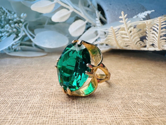 Vintage Cocktail Ring, Emerald Green 18 KGE Gold Plated Ring, Stunning Large Solitaire Prong Set Crystal Art Deco Ring, 18K Gold Ring Size 6