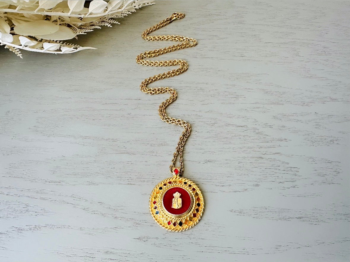 Vintage Etruscan Necklace, Royal Medallion Liz Claiborne Pendant Necklace top