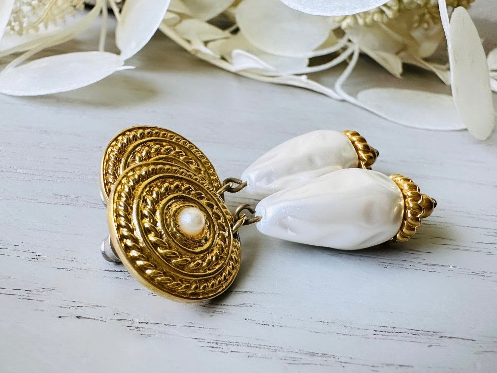Vintage Etruscan Pearl Drop Earrings with Gold Rope Detail 8