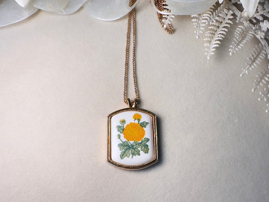 Vintage Flower Necklace, 80s Avon Yellow Chrysanthemum Floral Heritage Pendant Necklace for November Birthday