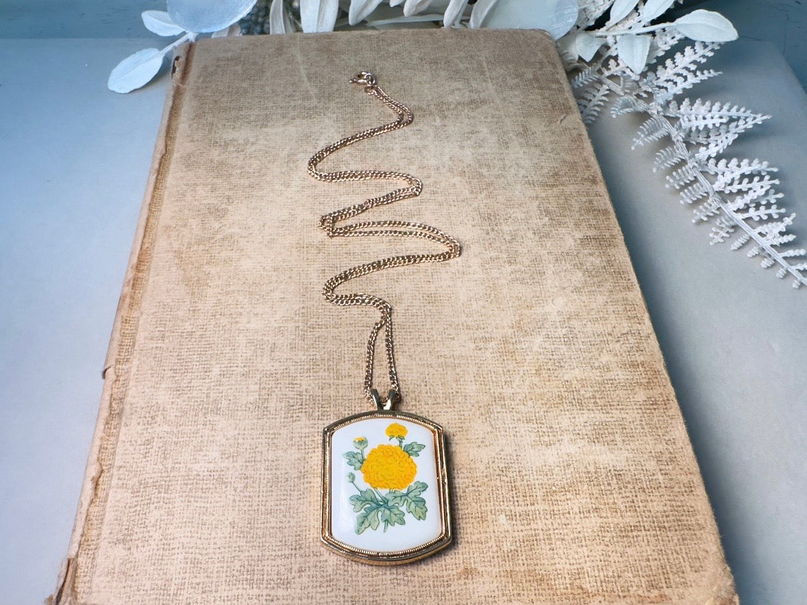 Vintage Flower Necklace, 80s Avon Yellow Chrysanthemum Floral Heritage Pendant Necklace for November Birthday