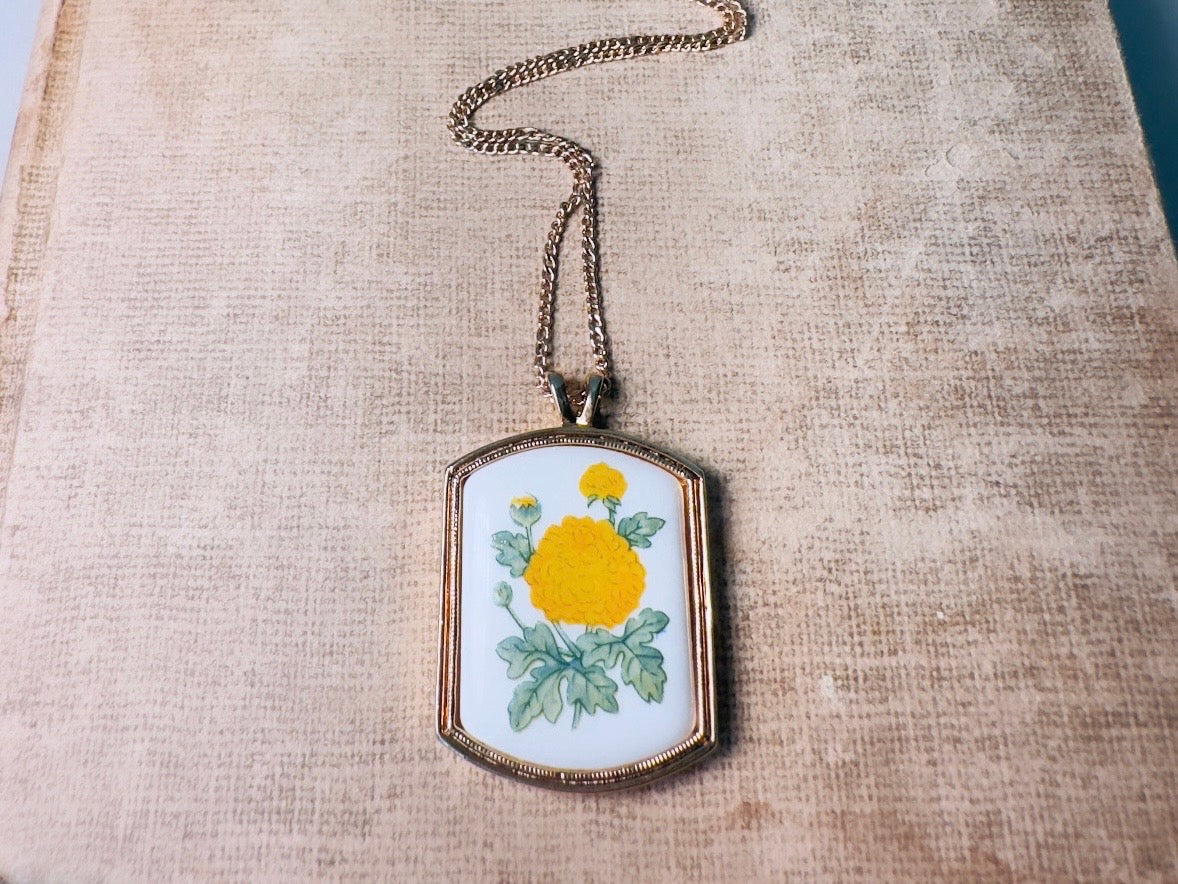 Vintage Flower Necklace, 80s Avon Yellow Chrysanthemum Floral Heritage Pendant Necklace for November Birthday