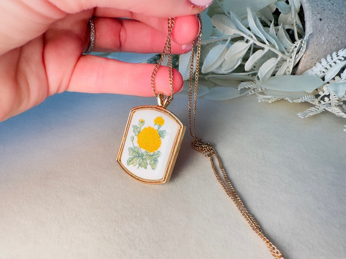 Vintage Flower Necklace, 80s Avon Yellow Chrysanthemum Floral Heritage Pendant Necklace for November Birthday