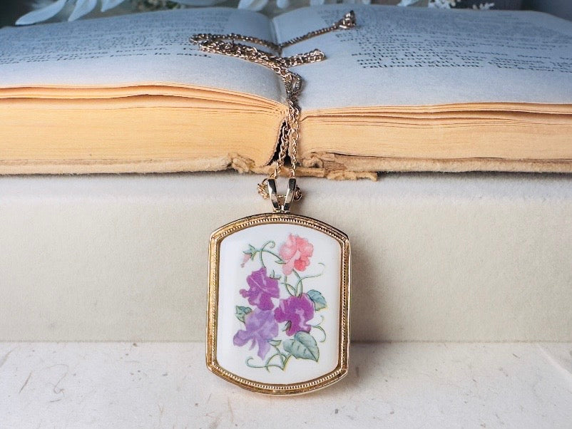 Vintage Flower Pendant Necklace, Sweet Pea April Birthday Gift, 1980s Avon Floral Heritage Porcelain & Gold Chain Necklace