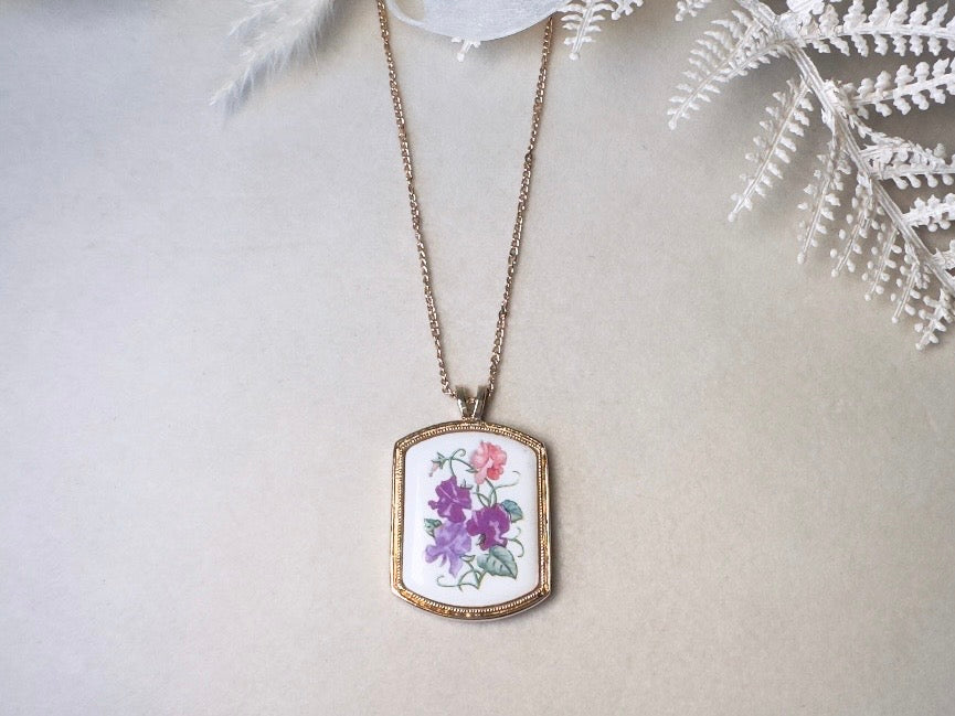 Vintage Flower Pendant Necklace, Sweet Pea April Birthday Gift, 1980s Avon Floral Heritage Porcelain & Gold Chain Necklace