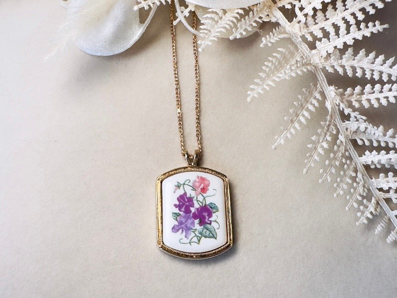 Vintage Flower Pendant Necklace, Sweet Pea April Birthday Gift, 1980s Avon Floral Heritage Porcelain & Gold Chain Necklace