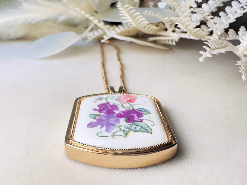 Vintage Flower Pendant Necklace, Sweet Pea April Birthday Gift, 1980s Avon Floral Heritage Porcelain & Gold Chain Necklace