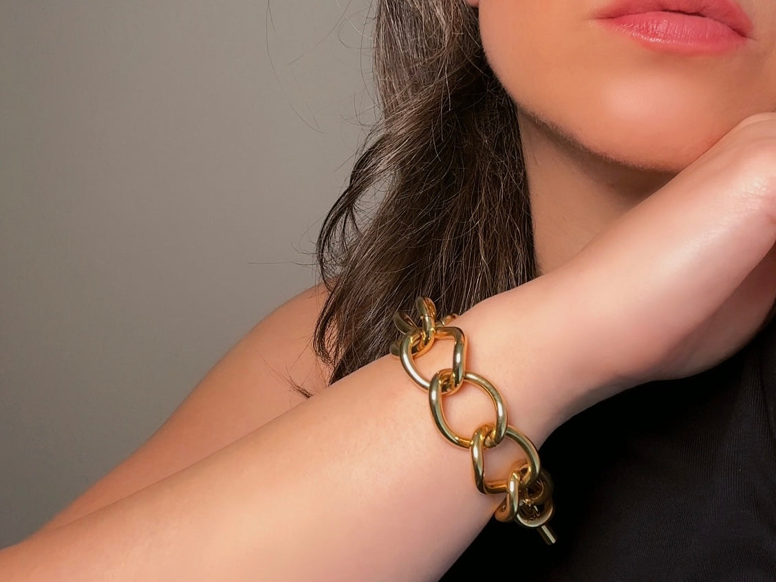 Vintage Gold Chain Bracelet by Monet, Chunky Designer Bracelet, 80s Vintage Gold Link Toggle Clasp Bracelet