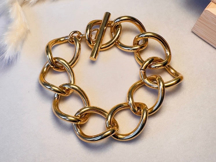Vintage Gold Chain Bracelet by Monet, Chunky Designer Bracelet, 80s Vintage Gold Link Toggle Clasp Bracelet