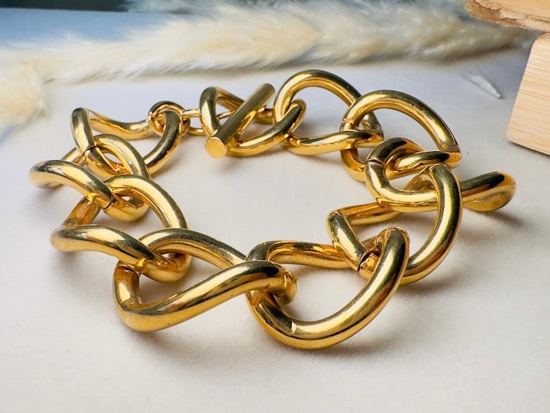 Vintage Gold Chain Bracelet by Monet, Chunky Designer Bracelet, 80s Vintage Gold Link Toggle Clasp Bracelet
